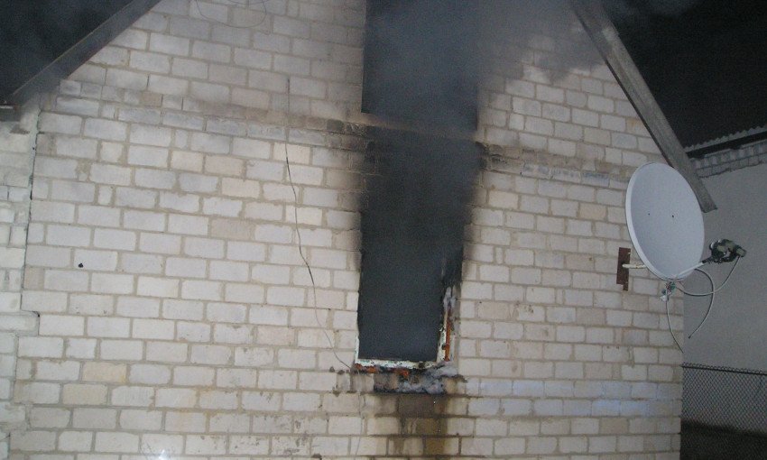 Неосторожность во время курения привела к пожару в жилом доме
