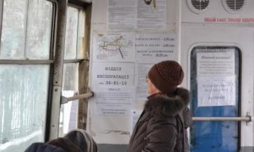 В городском транспорте Николаева разместили памятки о том, как уберечься от заражения корью и гепатитом А