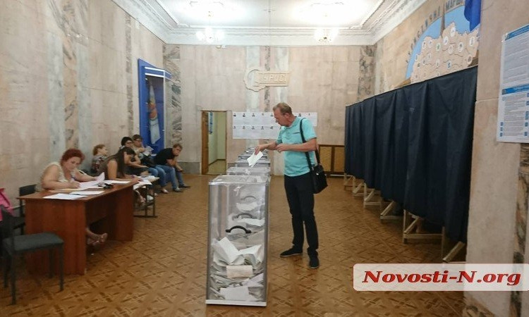 На 127 округе в Николаеве, где до сих пор не посчитали голоса, потеряли 6 бюллетеней
