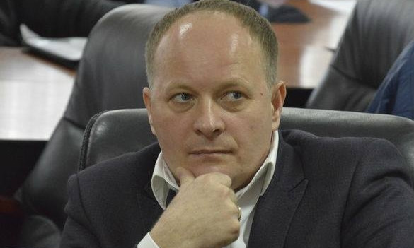 «Я проиграл ящик виски» — депутат Барна проспорил, что запуск аэропорта «Николаев» будет в октябре