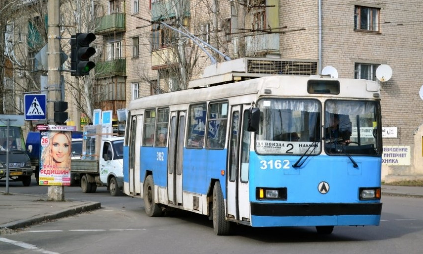 В Николаеве водитель троллейбуса довел ребенка до истерики из-за проездного