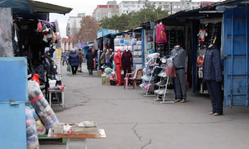 В Николаеве хотят снести часть будок возле рынка «Штрассе»