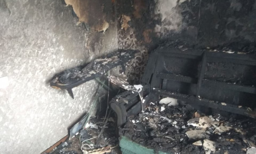 «Черная» комната и сгоревший диван – на Николаевщине люди оставили без присмотра включенный утюг  