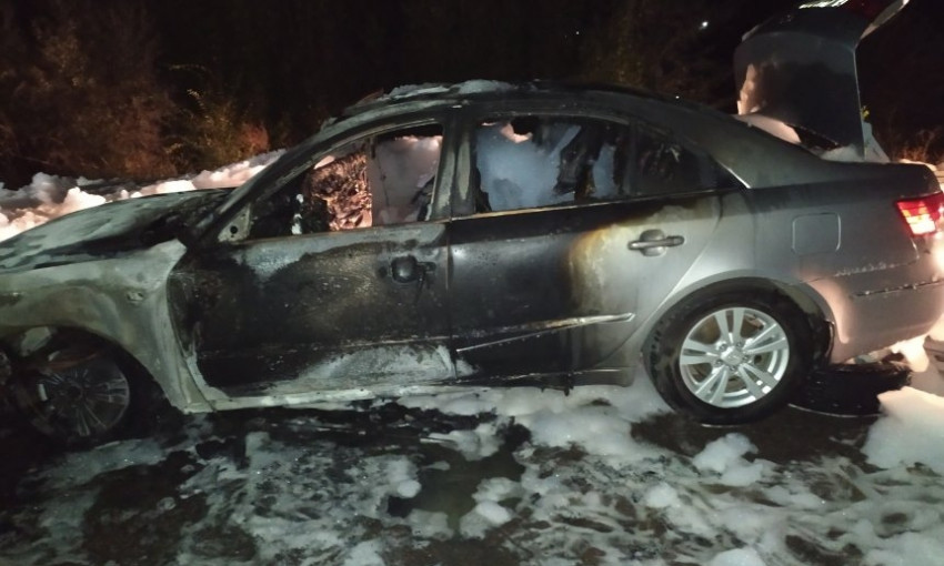 В Снигиревке по неизвестным причинам загорелся автомобиль