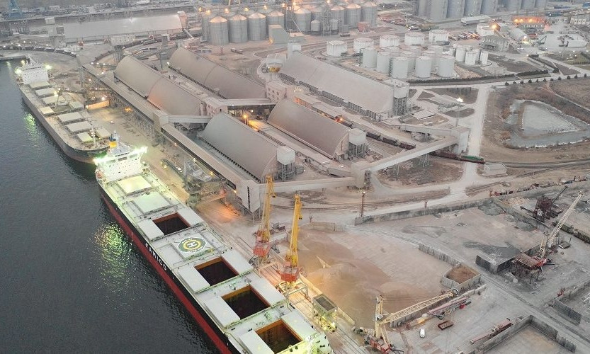Отраслевой прорыв: порт «НИКА-ТЕРА» в прошлом году увеличил перевалку на 40%, достигнув грузооборота в 5,84 миллиона тонн