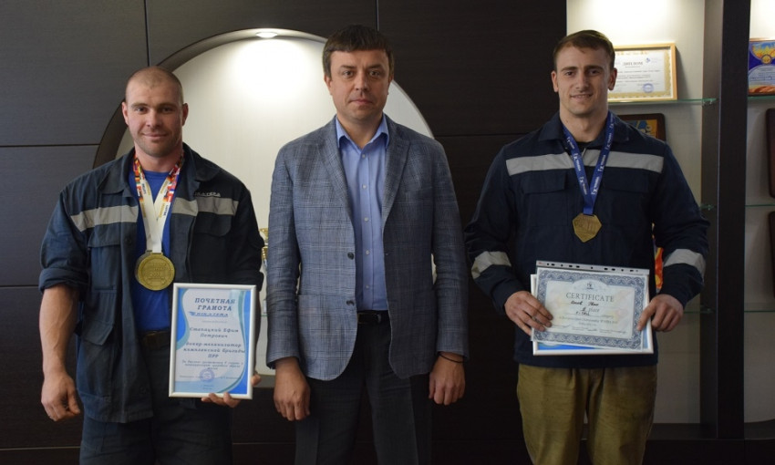 Портовики Николаевской Ника-Теры взяли золото в чемпионатах по пауэрлифтингу и бодибилдингу