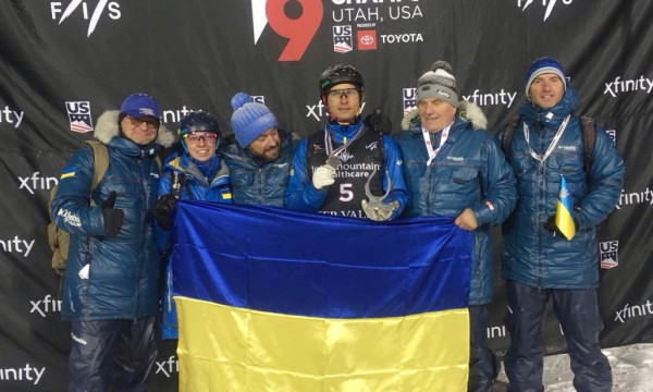 Николаевец Александр Абраменко завоевал серебряную медаль на Чемпионате мира по фристайлу и сноубордингу