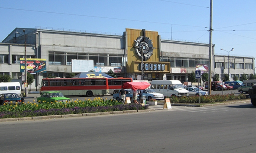 «Укрзалізниця» сообщила, что имущество николаевских волонтеров просто «переехало»