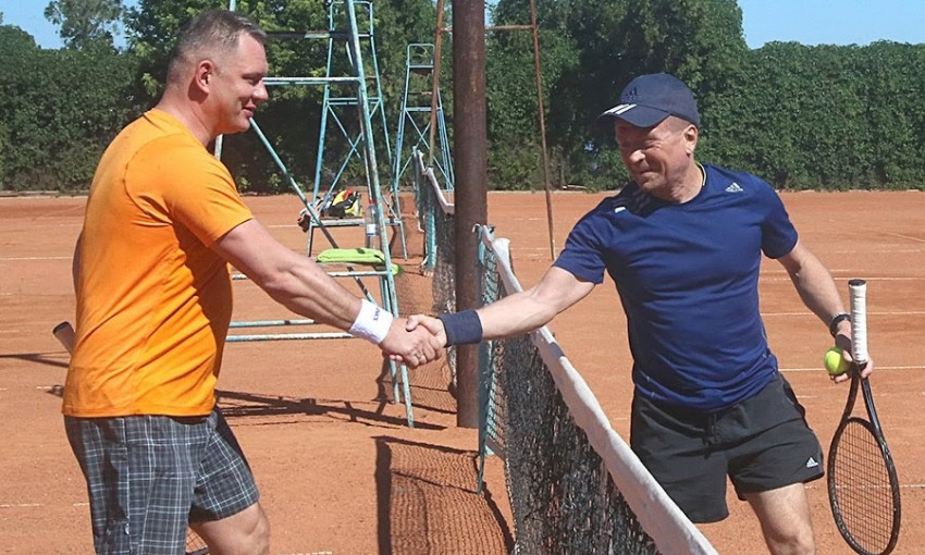 В Николаеве прошел турнир по теннису памяти тренера Висленкова