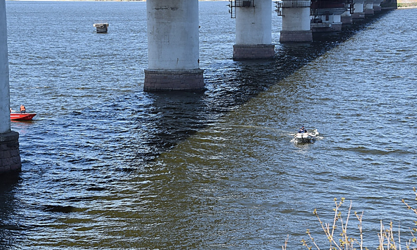 В Николаеве 22-летняя девушка спрыгнула в реку с Варваровского моста