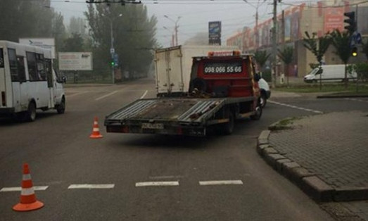 В Николаеве скончался таксист, который врезался в эвакуатор