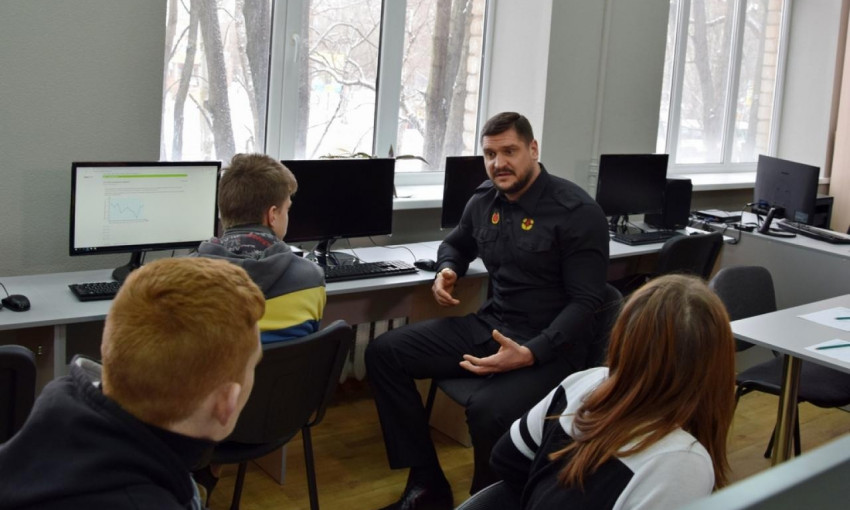 Савченко проинспектировал условия проживания воспитанников областной школы-интерната №5