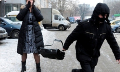 На Николаевщине гражданин России ограбил работницу супермаркета