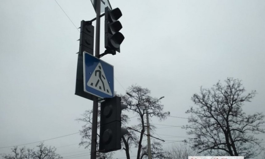 В Николаеве светофоры, установленные почти месяц назад, до сих пор не работают