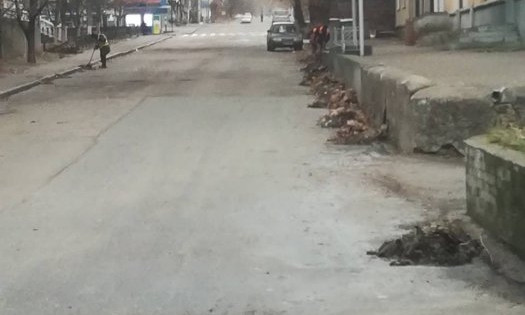 В Заводском районе провели уборку дорог по некоторым улицам