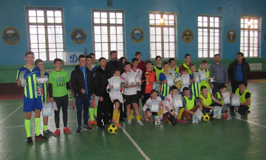 Николаевская полиция организовала соревнования по футзалу FOOTBALL FOR KIDS среди детей
