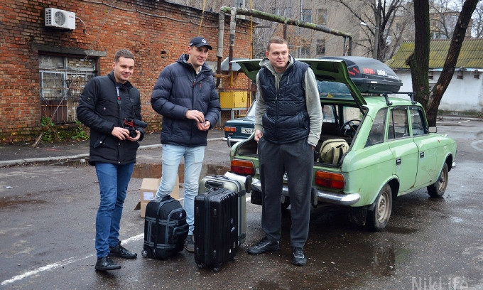 Необычное приключение: три николаевца отправились на старом автомобиле через Европу в Африку