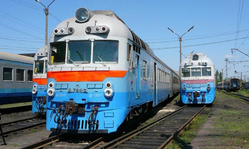 Возобновлено курсирование с николаевского ж-д вокзала пригородного поезда на Колосовку