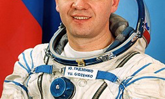 25 апреля 2002 года наш земляк Юрий Гидзенко третий раз полетел в космос