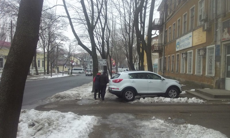 Сегодня в Николаеве: «Паркуюсь, как быдло». Фотофакт
