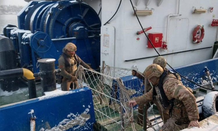 В Николаевском порту СБУ блокирует работу буксиров из России