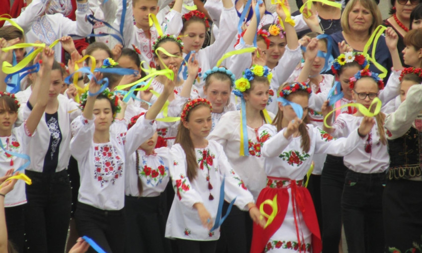 В Первомайске прошел традиционный Марш вышиванок