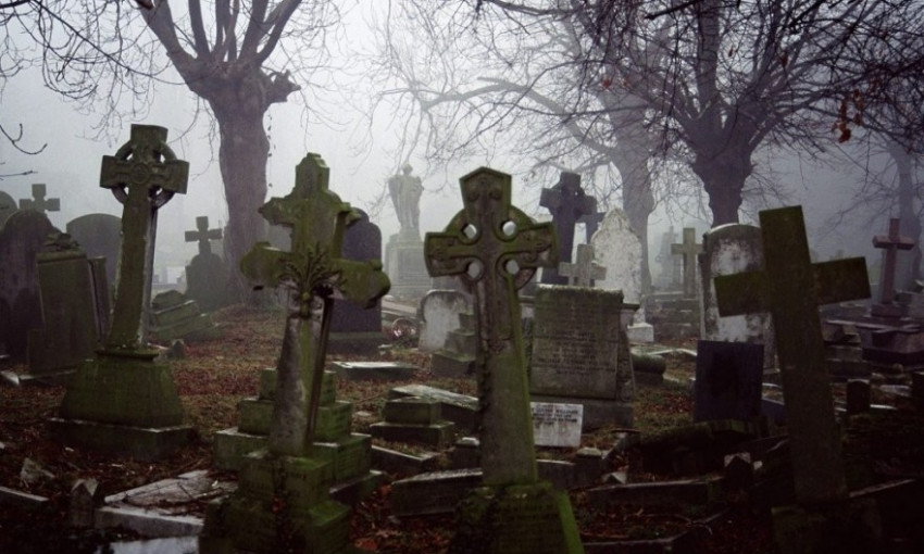 На "мешковском" кладбище начали проводить повторные захоронения