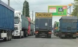 «Большегрузный» коллапс – на въездах в Николаев дороги заблокированы фурами