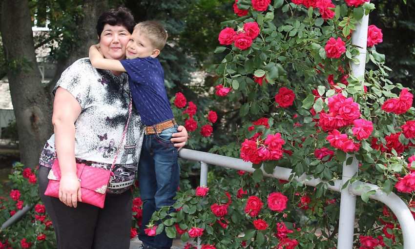 Жительнице Николаева необходима помощь в борьбе с раком, у женщины маленький ребенок