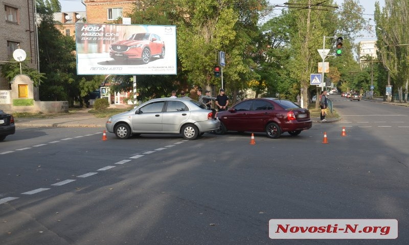 На пересечении улиц Генерала Карпенко и Бутомы в Николаеве произошло ДТП