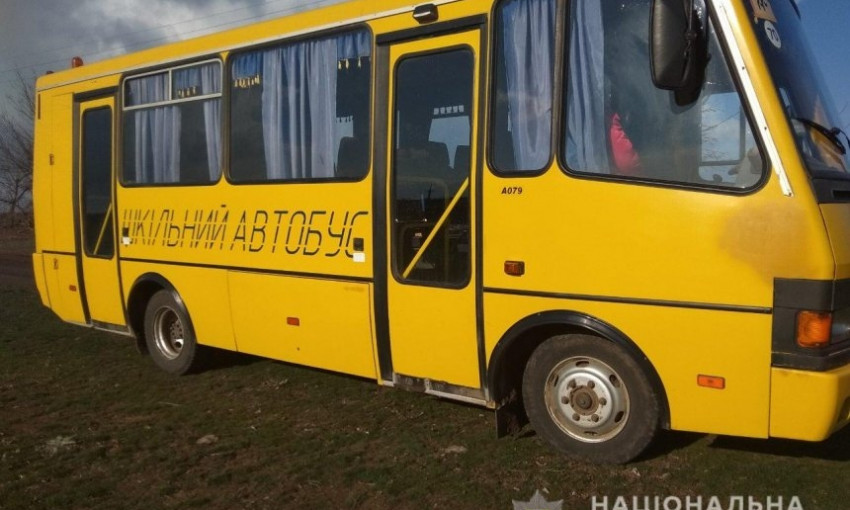 В Николаевской области  пьяный мужчина развозил детей в школу