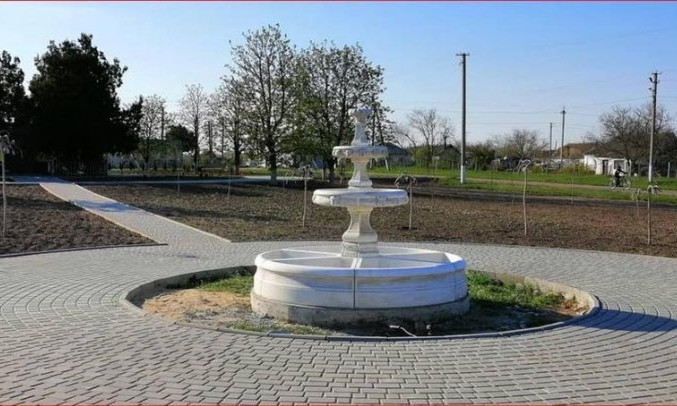 В селе на Николаевщине вандалы разрушили «фонтан желаний»