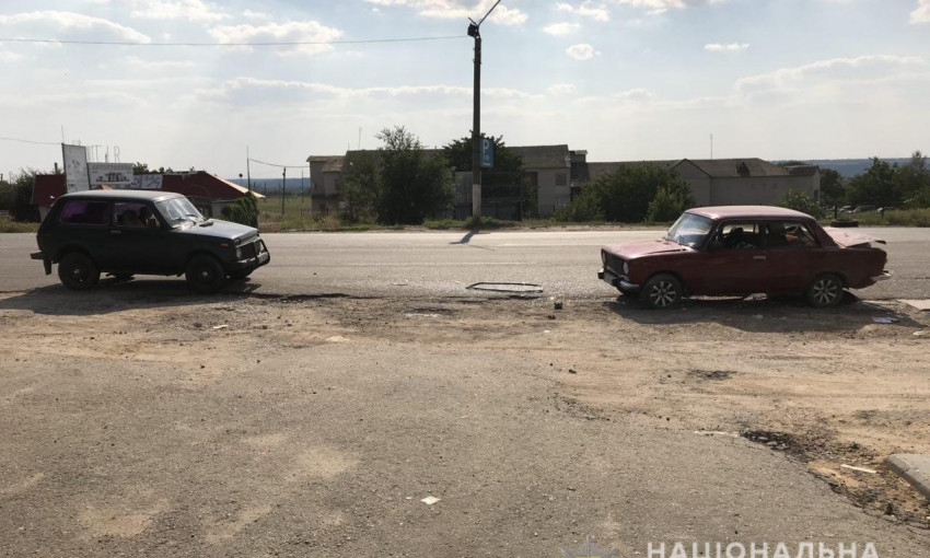 На Николаевщине столкнулись ВАЗ и Нива, пассажирка одного из автомобилей госпитализирована