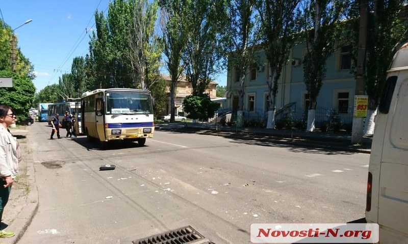 На Пушкинской столкнулись два автобуса, пострадала 10-летняя школьница