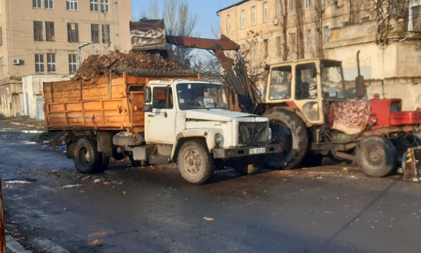 В Заводском районе организовали уборку негабаритного мусора