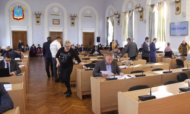 «Земельная» сессия Николаевского горсовета: количество депутатов минимально