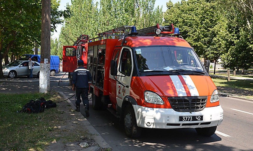 В Николаеве спасатели ликвидировали пожар в пиццерии на Центральном проспекте