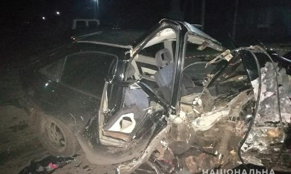 В Николаевской области перевернулся автомобиль: на месте погиб водитель, пассажир госпитализирован в больницу
