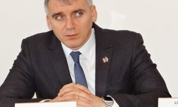 Мэр Николаева рассказал, когда уберут забор вокруг не состоявшейся «заправки»