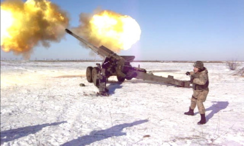 Артиллеристы ВМС провели тактические учения с боевой стрельбой на полигоне в Николаевской области