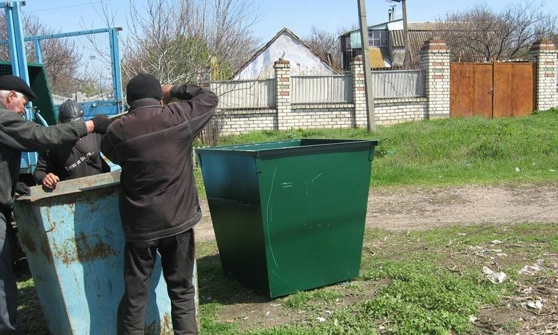 В некоторых районах Николаева провели замену мусорных контейнеров