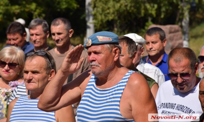 Николаевские «голубые береты» отмечают день создания ВДВ