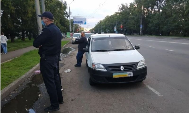 В Николаеве полицейские остановили «Рено»: номера кузова «перебиты», в салоне наркотики