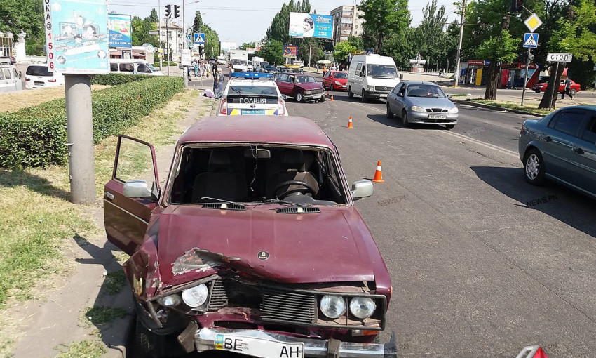 В Николаеве столкнулись два «ВАЗа»: один из водителей скончался от сердечного приступа
