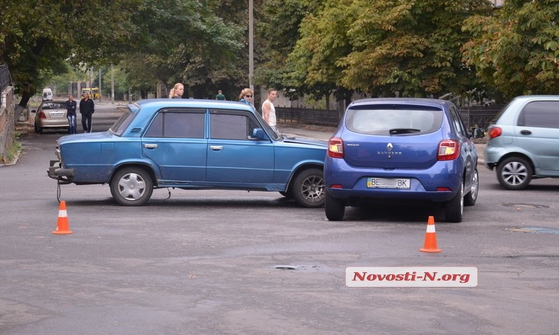 ДТП при участии «ВАЗ-2106» и Renault Sandero