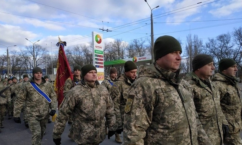 В Николаеве ограничено движение по улицам: встречают военных, прибывших из ООС