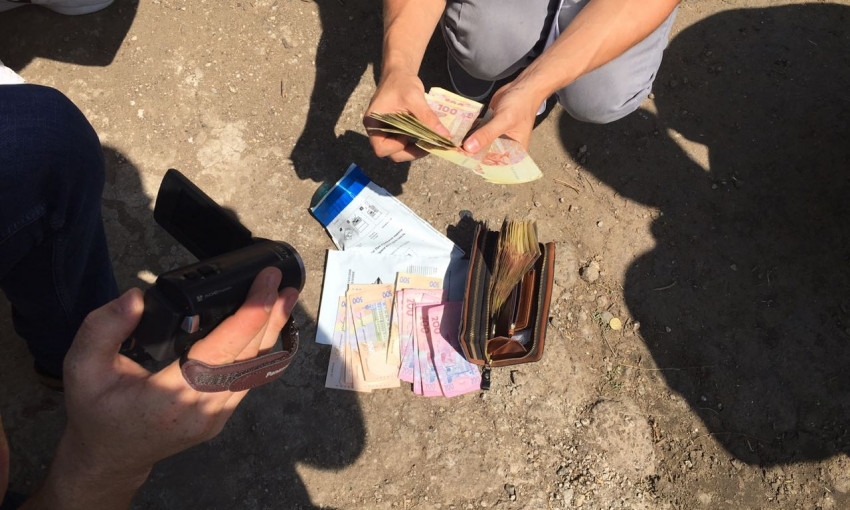 Начальника Еланецкого отдела полиции, который был пойман на взятке 26 тысяч гривен, взяли под стражу