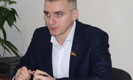Вскоре суд рассмотрит законность "импичметна" Сенкевича