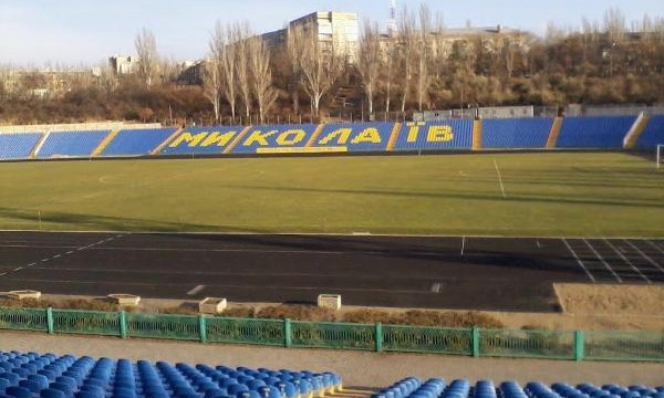 В Николаеве из-за сильного ливня на 60-й минуте остановили футбольный матч Второй Лиги