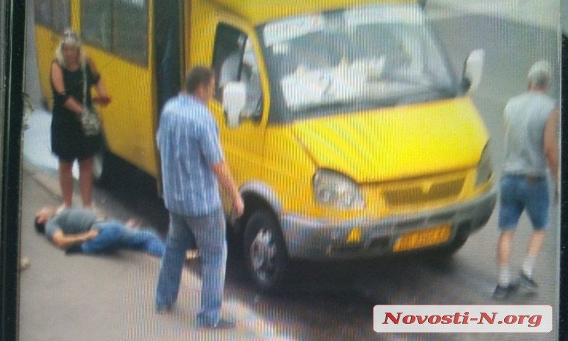 Водитель николаевской маршрутки избил пассажира
